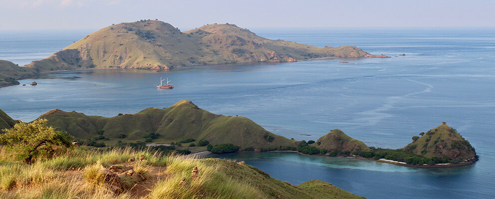 The green hills in Gili Lawa Darat