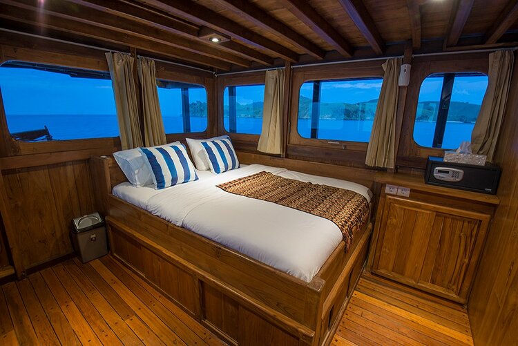 A great bedroom with amazing view - Adishree liveaboard