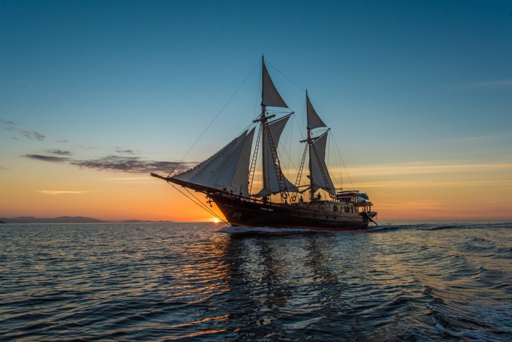 Carpe Diem Liveaboard Sailing Confidently | Hello Flores