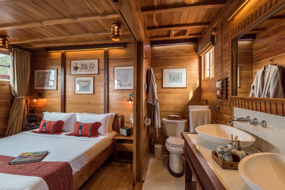 Sequoia Liveaboard Deluxe Cabin Room | Hello Flores