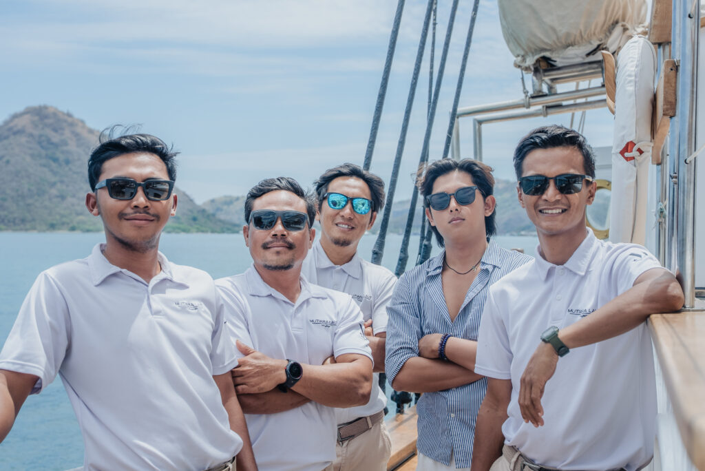 Mutiara Laut Crews