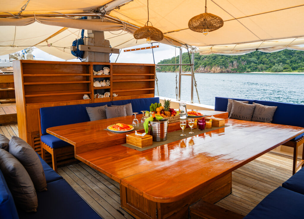 Live area of Ikan Kayu Yacht