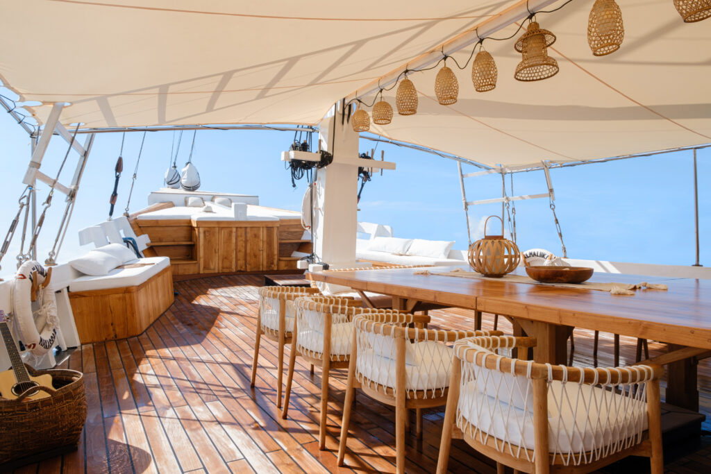Dining Area of Aliikai Voyage