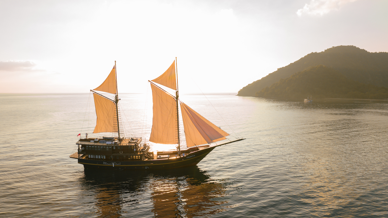 Komodo Liveaboard | Hello Flores
