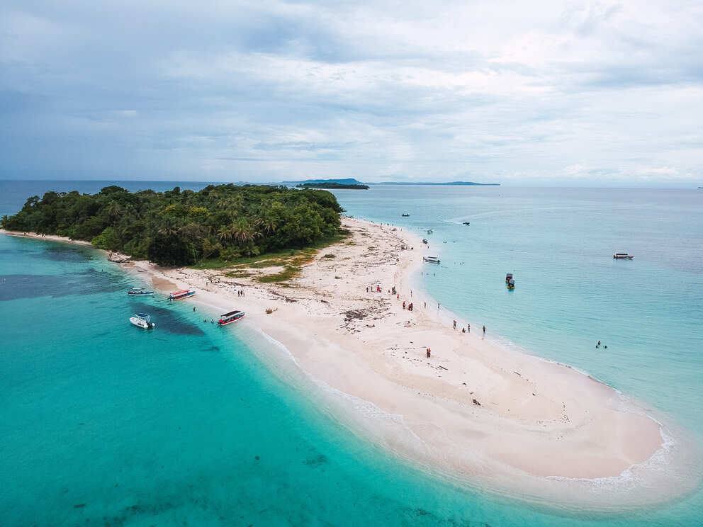 Beautiful Sandbar in Komodo | Hello Flores