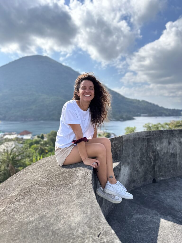 Jakare Liveaboard Cruise Director | Hello Flores 