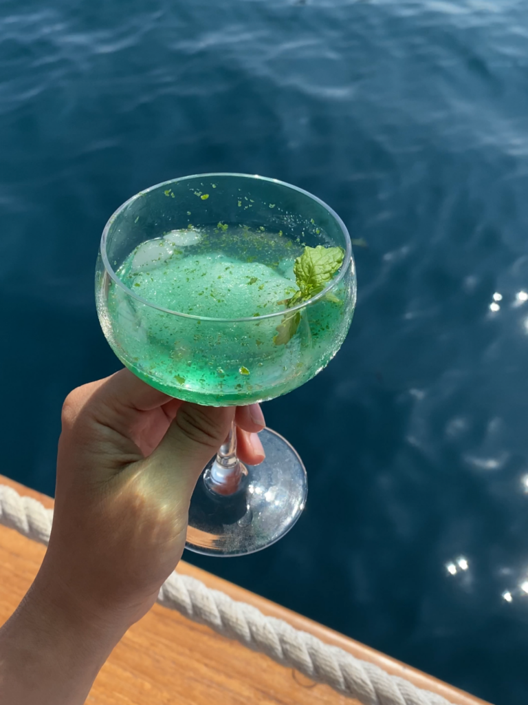 Welcome Drink Mutiara Laut | Hello Flores