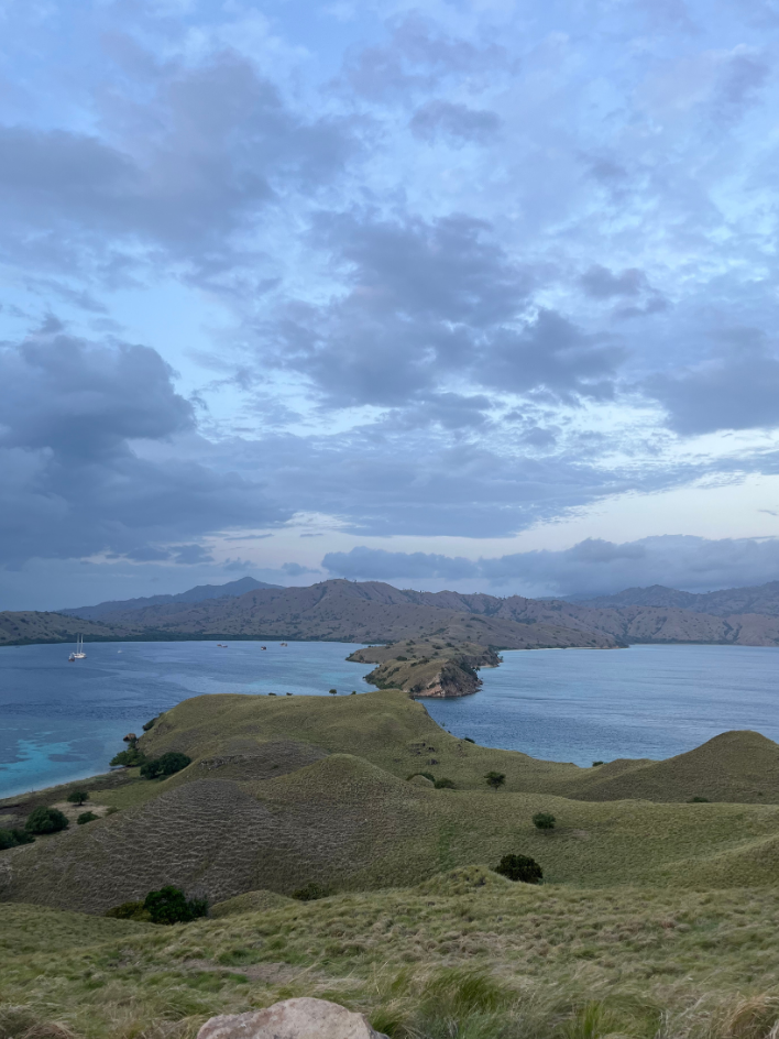 Gili Lawa Darat 8D7N Komodo Tour From Bali | Hello Flores