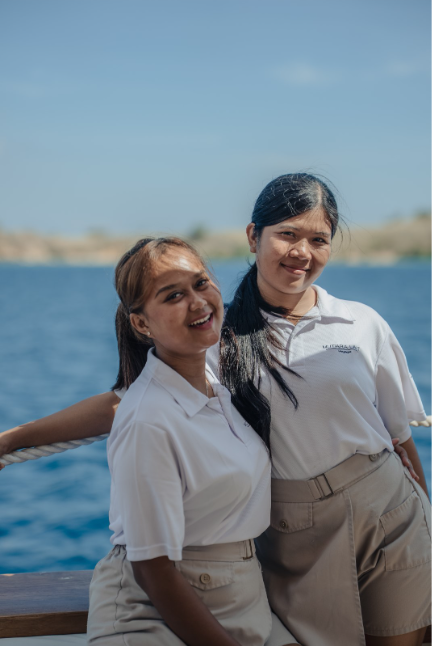 Mutiara Laut Crew | Hello Flores