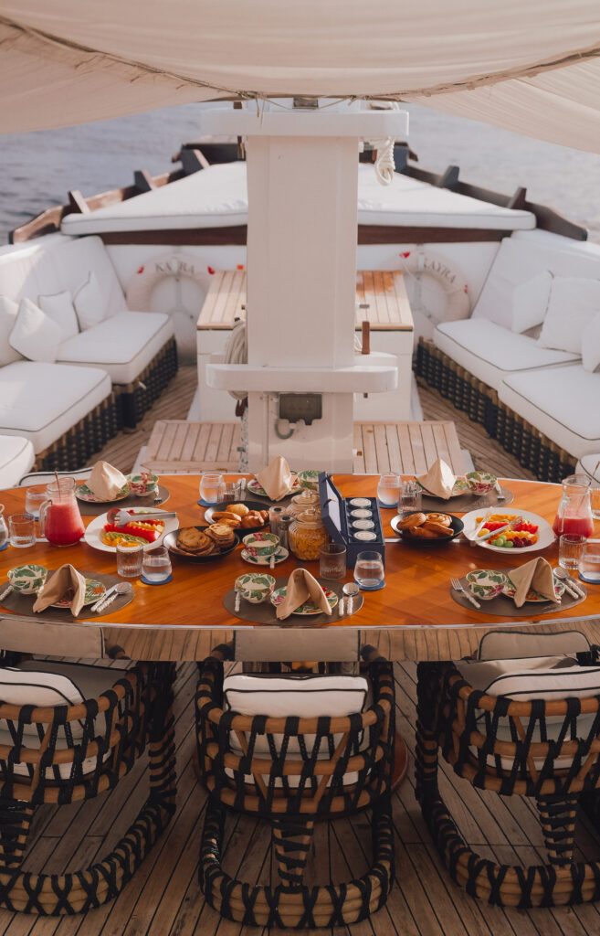 Dining Experience Onboard Kayra Phinisi | Hello Flores