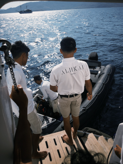 Aliikai Voyage Crew | Hello Flores