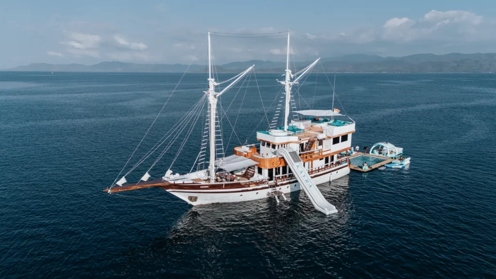 Kayra Phinisi Best for A Sailing Trip in Komodo | Hello Flores